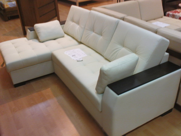:  DSC00100.jpg
: 163
:  58,2 