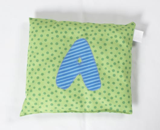 :  3-8084-baby_kissen-buchstabenkissen-a-klein-21x21cm-lindgruen-westfalen-bw.jpg
: 45
:  25,5 