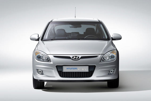 ��������:  hyundai-i30_core1.jpg
����������: 551
������:  25,6 �����